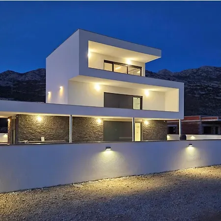 Seaview 8 Bed Sleeps 16 - Pool & Hot Tub Starigrad Paklenica