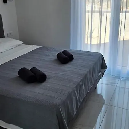 Seaview 8 Bed Sleeps 16 - Pool & Hot Tub Vila Starigrad Paklenica