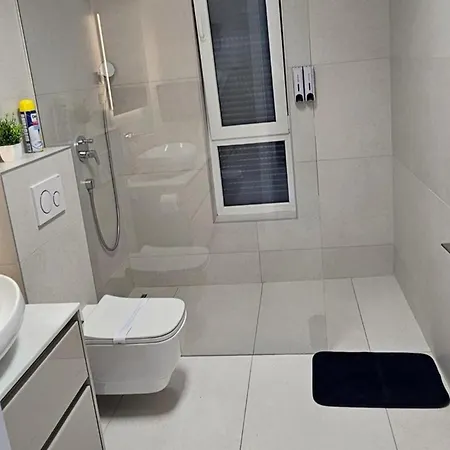 Villa Seaview 8 Bed Sleeps 16 - Pool & Hot Tub *